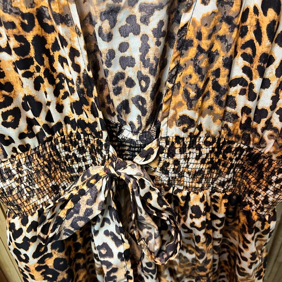 Animal print/ polyester. Size M/L. Ties at waist. Ankle length. - Picture 3 of 5